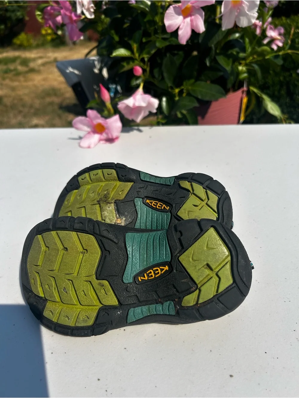 KEEN Kids Toddler Boy’s Teal Multi Outdoor water shoes Sandals Size 10C